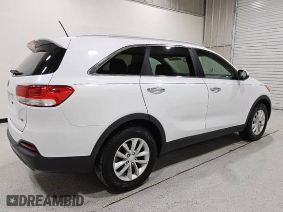 2017 Kia Sorento LX z VIN 5XYPG4A37HG247435, wystawiony jako Copart lot #86302805 z przebiegiem 99 366 mil mil oraz Czysty tytuł • Clean title. Historia ofert i sprzedaży dostępna na DreamBid. Obrazek 3.