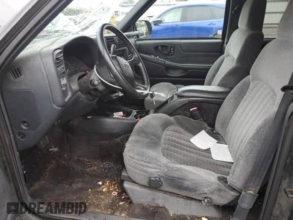 2002 Chevrolet Blazer LS with VIN 1GNDT13W52K185112, listed as a Copart auction lot 83929855 with 156,988 mi miles and Salvage title. Bid and sale history available at DreamBid. Image 7.