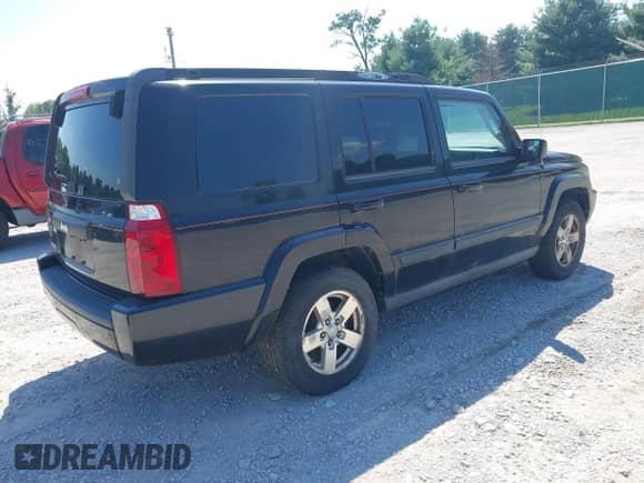 2007 Jeep Commander Sport с VIN 1J8HG48K67C638248, выставлен на аукционе IAAI как лот 42810503 с пробегом 207 389 миль миль и . История ставок и продаж доступна на DreamBid. Изображение 4.