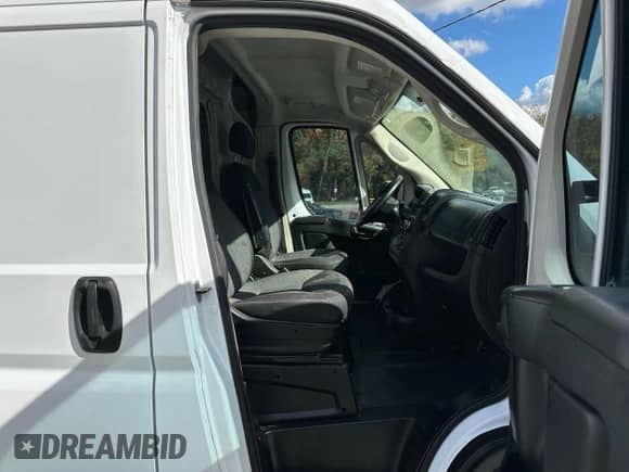 2019 Ram ProMaster Cargo с VIN 3C6URVJGXKE551201, выставлен на аукционе Copart как лот 89862885 с пробегом 153 246 миль миль и Чистый • Clean title. История ставок и продаж доступна на DreamBid. Изображение 8.