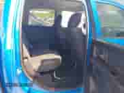 2019 Ram 1500 Express z VIN 1C6RR7KTXKS638672, wystawiony jako IAAI lot #42823121 z przebiegiem 83 486 mil mil oraz . Historia ofert i sprzedaży dostępna na DreamBid. Obrazek 8.