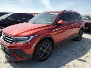2022 Volkswagen Tiguan SE z VIN 3VV2B7AX7NM068163, wystawiony jako Copart lot #52550895 z przebiegiem 71 082 mil mil oraz Szkoda całkowita • Salvage title. Historia ofert i sprzedaży dostępna na DreamBid. Obrazek 1.