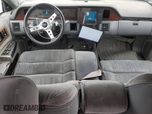 1991 Chevrolet Caprice с VIN 1G1BN53E1MW223013, выставлен на аукционе Copart как лот 49857604 с пробегом 224 278 миль миль и Списание • Salvage title. История ставок и продаж доступна на DreamBid. Изображение 8.