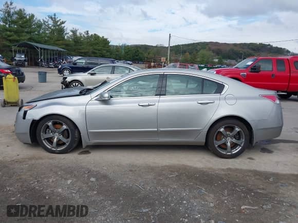 2010 Acura TL Technology с VIN 19UUA9F50AA007792, выставлен на аукционе IAAI как лот 43423943 с пробегом 83 563 миль миль и . История ставок и продаж доступна на DreamBid. Изображение 14.