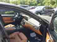 2019 BMW 5 Series 530e xDrive z VIN WBAJB1C53KB375221, wystawiony jako IAAI lot #42497010 z przebiegiem 71 574 mil mil oraz . Historia ofert i sprzedaży dostępna na DreamBid. Obrazek 5.