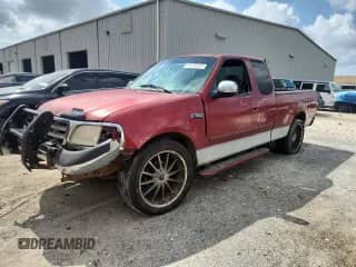2000 Ford F-150 XL с VIN 1FTZX1721YNA09515, выставлен на аукционе Copart как лот 63215735 с пробегом 188 149 миль миль и Списание • Salvage title. История ставок и продаж доступна на DreamBid. Изображение 1.