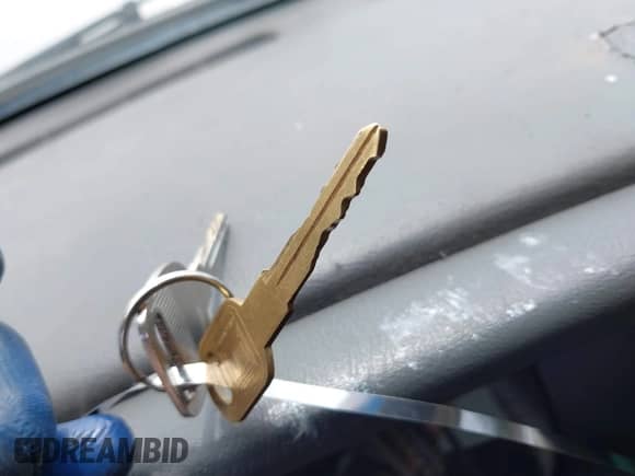 2005 Chevrolet Suburban LS с VIN 1GNEC16Z05J132564, выставлен на аукционе IAAI как лот 42614980 с пробегом 229 739 миль миль и . История ставок и продаж доступна на DreamBid. Изображение 11.