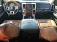 2014 Ram 1500 Longhorn z VIN 1C6RR7PM0ES430516, wystawiony jako Copart lot #67380935 z przebiegiem 129 880 mil mil oraz Czysty tytuł • Clean title. Historia ofert i sprzedaży dostępna na DreamBid. Obrazek 8.