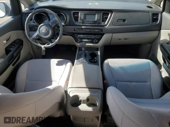 2018 Kia Sedona L с VIN KNDMA5C17J6401561, выставлен на аукционе Copart как лот 46232155 с пробегом 131 542 миль миль и Чистый • Clean title. История ставок и продаж доступна на DreamBid. Изображение 8.