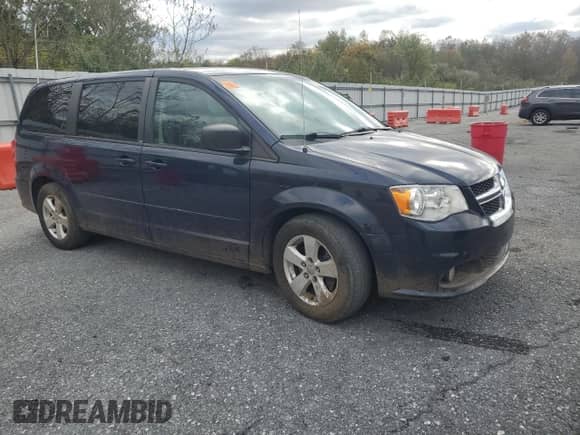 2013 Dodge Grand Caravan SE with VIN 2C4RDGBG1DR796364, listed as a Copart auction lot 82772975 with 172,632 mi miles and Clean title. Bid and sale history available at DreamBid. Image 4.