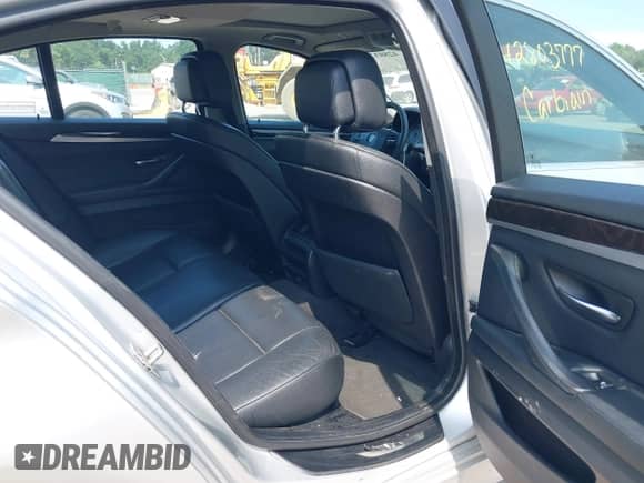 2012 BMW 5 Series 535i xDrive с VIN WBAFU7C55CDU61879, выставлен на аукционе IAAI как лот 42803777 с пробегом 196 729 миль миль и . История ставок и продаж доступна на DreamBid. Изображение 8.