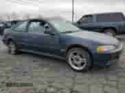 1993 Honda Civic z VIN 1HGEJ2149PL035582, wystawiony jako Copart lot #47945715 z przebiegiem 354 483 mil mil oraz Czysty tytuł • Clean title. Historia ofert i sprzedaży dostępna na DreamBid. Obrazek 4.