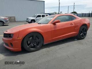 2011 Chevrolet Camaro 1SS z VIN 2G1FJ1EJ7B9111628, wystawiony jako Copart lot #61292345 z przebiegiem 133 526 mil mil oraz Szkoda całkowita • Salvage title. Historia ofert i sprzedaży dostępna na DreamBid. Obrazek 1.