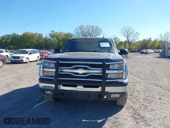 2005 Chevrolet Silverado 1500HD LS с VIN 1GCGK13U75F943195, выставлен на аукционе IAAI как лот 43498069 с пробегом 180 678 миль миль и . История ставок и продаж доступна на DreamBid. Изображение 12.