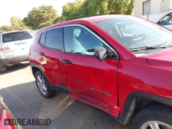 2023 Jeep Compass Sport с VIN 3C4NJDAN2PT573466, выставлен на аукционе IAAI как лот 43085415 с пробегом 28 105 миль миль и . История ставок и продаж доступна на DreamBid. Изображение 6.
