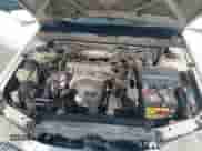 1998 Toyota Camry LE z VIN 4T1BG22K5WU381145, wystawiony jako IAAI lot #42436786 z przebiegiem 294 365 mil mil oraz . Historia ofert i sprzedaży dostępna na DreamBid. Obrazek 10.