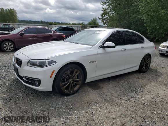 2016 BMW 5 Series 535d xDrive z VIN WBAFV3C58GD687510, wystawiony jako Copart lot #57519335 z przebiegiem 94 291 mil mil oraz Szkoda całkowita • Salvage title. Historia ofert i sprzedaży dostępna na DreamBid. Obrazek 1.