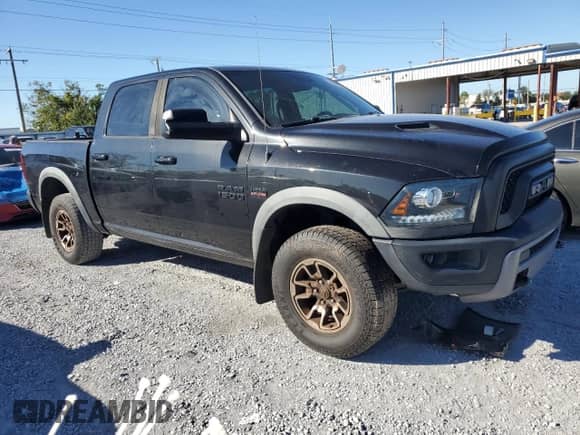 2016 Ram 1500 Rebel z VIN 1C6RR7YT8GS192892, wystawiony jako Copart lot #86680715 z przebiegiem 284 505 mil mil oraz Czysty tytuł • Clean title. Historia ofert i sprzedaży dostępna na DreamBid. Obrazek 4.