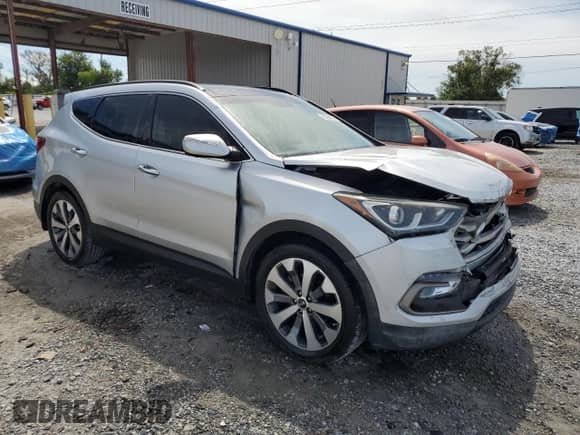 2017 Hyundai Santa Fe 2.4L with VIN 5XYZU3LB7HG500320, listed as a Copart auction lot 82068595 with 122,205 mi miles and Salvage title. Bid and sale history available at DreamBid. Image 4.