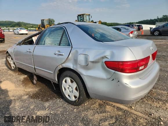 2005 Honda Accord LX с VIN 1HGCM55415A122735, выставлен на аукционе Copart как лот 66383265 с пробегом Не указан миль и На запчасти • Non repairable. История ставок и продаж доступна на DreamBid. Изображение 2.