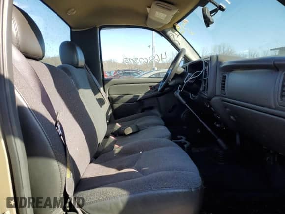 2005 Chevrolet Silverado 1500 with VIN 1GCEK14X05Z188406, listed as a Copart auction lot 46867875 with 202,282 mi miles and Clean title. Bid and sale history available at DreamBid. Image 10.
