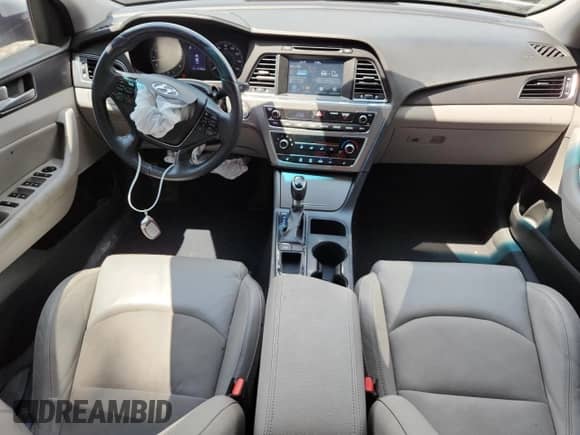 2017 Hyundai Sonata Sport с VIN 5NPE34AF6HH592834, выставлен на аукционе Copart как лот 65480265 с пробегом 117 903 миль миль и Списание • Salvage title. История ставок и продаж доступна на DreamBid. Изображение 8.