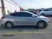2014 Hyundai Elantra SE z VIN KMHDH4AE8EU156827, wystawiony jako IAAI lot #43175500 z przebiegiem 113 761 mil mil oraz . Historia ofert i sprzedaży dostępna na DreamBid. Obrazek 13.