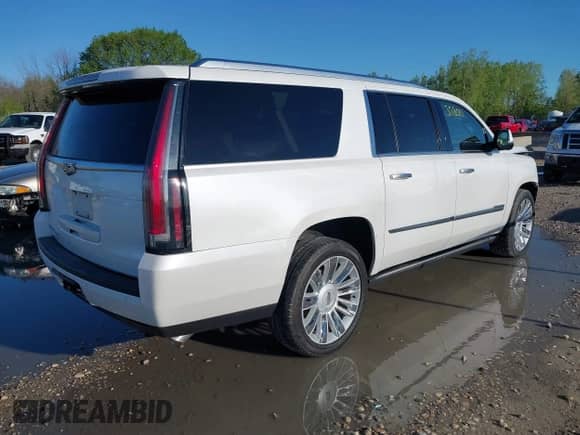 2016 Cadillac Escalade ESV Platinum с VIN 1GYS4KKJ6GR257095, выставлен на аукционе IAAI как лот 42335850 с пробегом 199 119 миль миль и . История ставок и продаж доступна на DreamBid. Изображение 4.