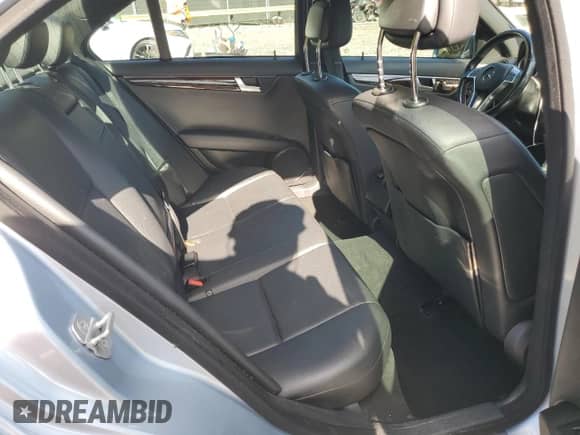 2013 Mercedes-Benz C 300 Sport z VIN WDDGF8AB2DR271516, wystawiony jako Copart lot #86176695 z przebiegiem 143 746 mil mil oraz Szkoda całkowita • Salvage title. Historia ofert i sprzedaży dostępna na DreamBid. Obrazek 10.