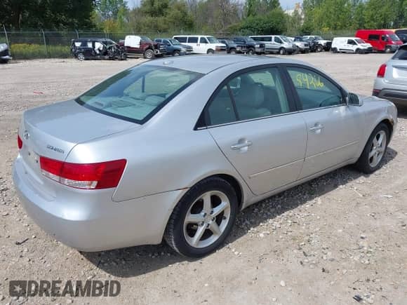 2008 Hyundai Sonata SE с VIN 5NPEU46C18H363277, выставлен на аукционе IAAI как лот 43084266 с пробегом 188 027 миль миль и . История ставок и продаж доступна на DreamBid. Изображение 4.