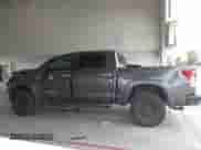 2013 Toyota Tundra Limited с VIN 5TFHW5F18DX271206, выставлен на аукционе IAAI как лот 42362300 с пробегом 266 453 миль миль и . История ставок и продаж доступна на DreamBid. Изображение 15.