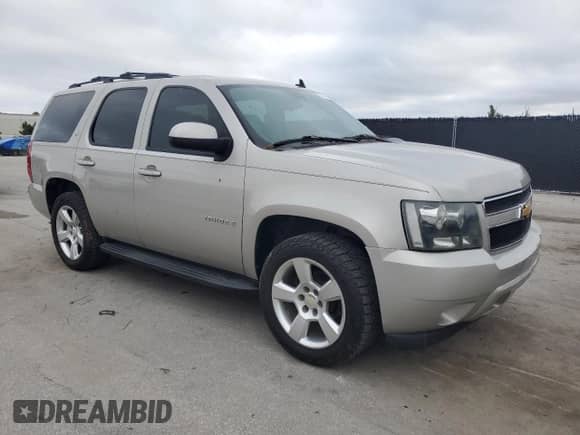 2009 Chevrolet Tahoe 1LT with VIN 1GNEC23389R231646, listed as a Copart auction lot 84576125 with 253,516 mi miles and Clean title. Bid and sale history available at DreamBid. Image 4.