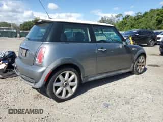 2006 MINI Hardtop S with VIN WMWRE335X6TJ40269, listed as a Copart auction lot 62719735 with 96,215 mi miles and Salvage title. Bid and sale history available at DreamBid. Image 3.