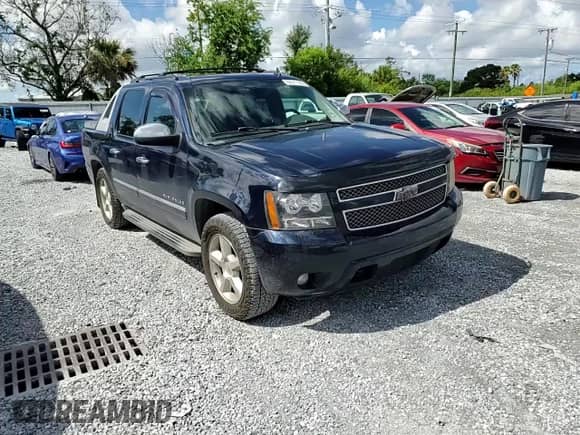 2011 Chevrolet Avalanche LTZ с VIN 3GNTKGE3XBG162064, выставлен на аукционе Copart как лот 68017935 с пробегом 286 729 миль миль и Списание • Salvage title. История ставок и продаж доступна на DreamBid. Изображение 13.