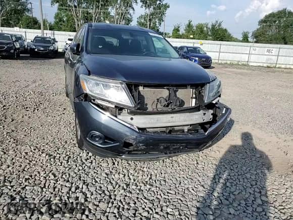 2014 Nissan Pathfinder Platinum with VIN 5N1AR2MM0EC642304, listed as a Copart auction lot 81057945 with 172,643 mi miles and Salvage title. Bid and sale history available at DreamBid. Image 15.