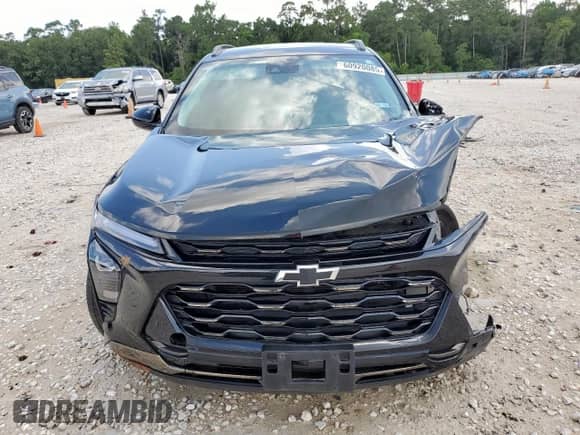 2025 Chevrolet Trax ACTIV with VIN KL77LKEP2SC028095, listed as a Copart auction lot 60920085 with 48,290 mi miles and Clean title. Bid and sale history available at DreamBid. Image 5.