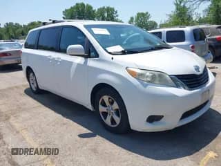 2011 Toyota Sienna LE AAS with VIN 5TDKK3DC3BS139015, listed as a IAAI auction lot 42924618 with 207,467 mi miles and . Bid and sale history available at DreamBid. Image 1.