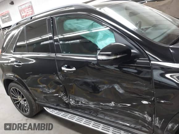 2023 Mercedes-Benz GLE 350 with VIN 4JGFB4JB7PA960797, listed as a IAAI auction lot 42107769 with 27,982 mi miles and . Bid and sale history available at DreamBid. Image 13.