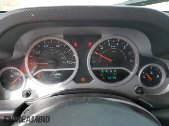 2008 Jeep Wrangler Unlimited Rubicon z VIN 1J8GA69178L531306, wystawiony jako Copart lot #84476765 z przebiegiem 111 979 mil mil oraz Szkoda całkowita • Salvage title. Historia ofert i sprzedaży dostępna na DreamBid. Obrazek 9.