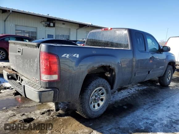 2011 GMC Sierra 1500 SL z VIN 1GTR2UEAXBZ138993, wystawiony jako Copart lot #89028035 z przebiegiem 150 836 mil mil oraz Szkoda całkowita • Salvage title. Historia ofert i sprzedaży dostępna na DreamBid. Obrazek 3.