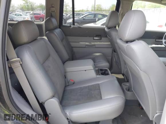 2008 Dodge Durango Limited with VIN 1D8HB58238F101866, listed as a IAAI auction lot 42046514 with 124,382 mi miles and . Bid and sale history available at DreamBid. Image 8.