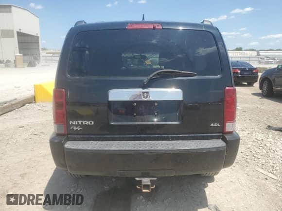 2007 Dodge Nitro R/T with VIN 1D8GT58697W608670, listed as a Copart auction lot 61739665 with 186,641 mi miles and Salvage title. Bid and sale history available at DreamBid. Image 6.
