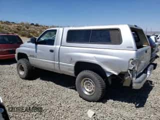 2001 Dodge 1500 с VIN 1B7HF16Y11S199781, выставлен на аукционе Copart как лот 66008864 с пробегом 171 420 миль миль и Списание • Salvage title. История ставок и продаж доступна на DreamBid. Изображение 2.