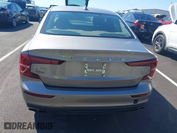 2020 Volvo S60 Momentum с VIN 7JR102FK6LG045420, выставлен на аукционе IAAI как лот 43159087 с пробегом 92 652 миль миль и . История ставок и продаж доступна на DreamBid. Изображение 17.