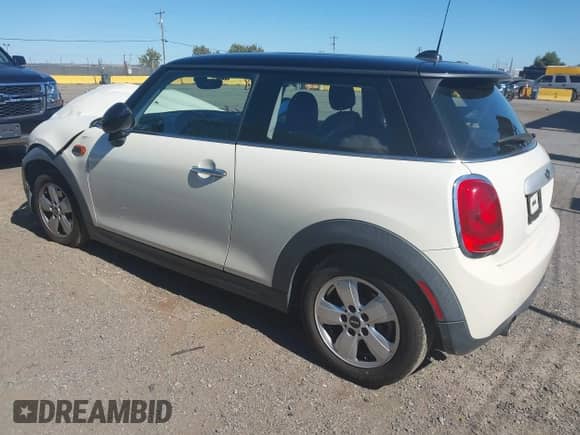 2015 MINI Hardtop with VIN WMWXM5C51FT942280, listed as a IAAI auction lot 43426392 with 55,639 mi miles and . Bid and sale history available at DreamBid. Image 3.