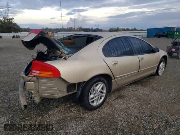 2000 Dodge Intrepid z VIN 2B3HD46R0YH132236, wystawiony jako Copart lot #78850834 z przebiegiem 183 012 mil mil oraz Szkoda całkowita • Salvage title. Historia ofert i sprzedaży dostępna na DreamBid. Obrazek 3.