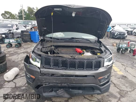 2019 Jeep Compass Altitude z VIN 3C4NJCBB8KT617753, wystawiony jako IAAI lot #42552275 z przebiegiem 63 298 mil mil oraz . Historia ofert i sprzedaży dostępna na DreamBid. Obrazek 10.