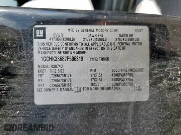 2007 Chevrolet Silverado 2500HD 2LT z VIN 1GCHK23687F506319, wystawiony jako Copart lot #67235385 z przebiegiem 182 255 mil mil oraz Szkoda całkowita • Salvage title. Historia ofert i sprzedaży dostępna na DreamBid. Obrazek 12.