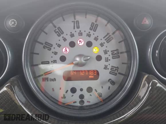 2004 MINI Hardtop S z VIN WMWRE334X4TD88836, wystawiony jako IAAI lot #43518958 z przebiegiem 127 183 mil mil oraz . Historia ofert i sprzedaży dostępna na DreamBid. Obrazek 7.