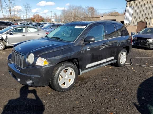 2010 Jeep Compass Sport z VIN 1J4NT1FB3AD641479, wystawiony jako Copart lot #79859594 z przebiegiem 173 768 mil mil oraz Szkoda całkowita • Salvage title. Historia ofert i sprzedaży dostępna na DreamBid. Obrazek 1.